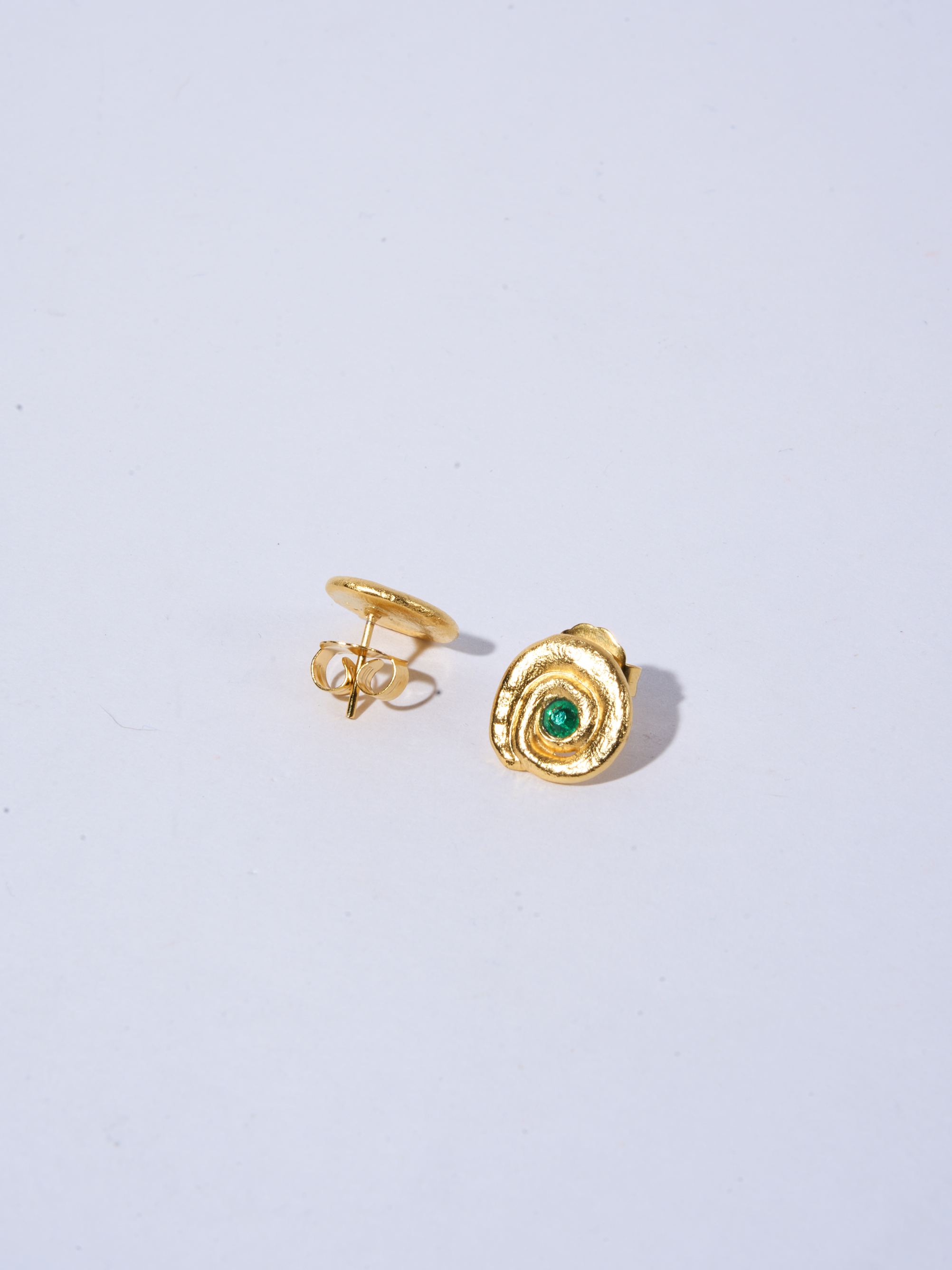 Aretes Topo Caracol Dorado
