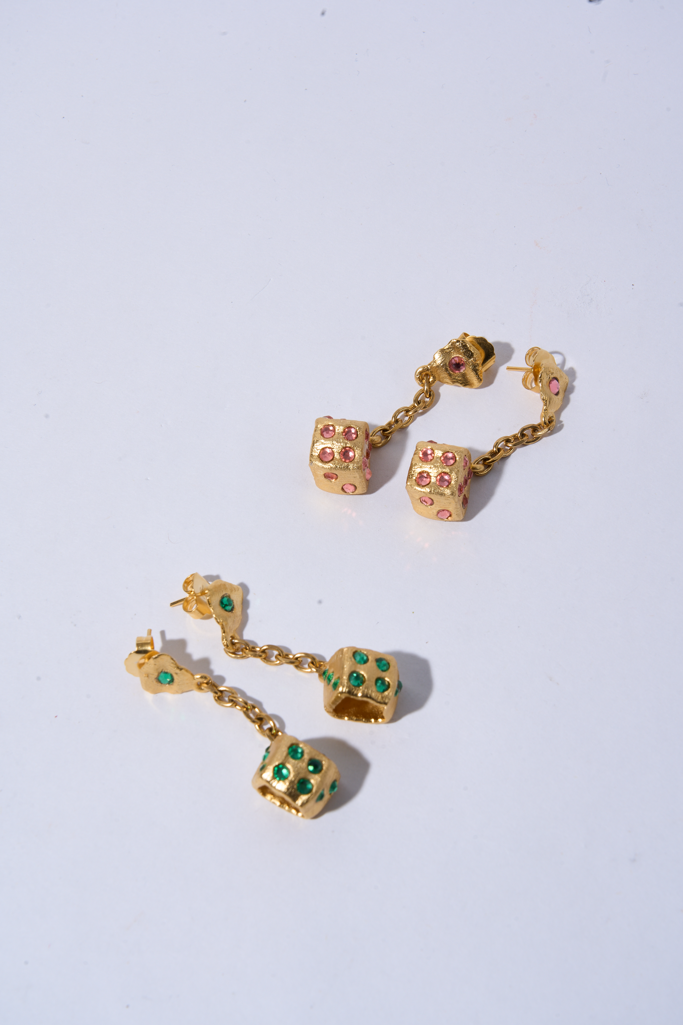 Aretes Topo Dado Dorado
